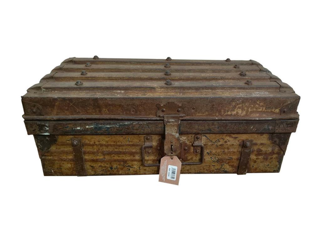 Brown metal suitcase 52x31x19h UJKF50055